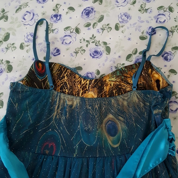 PEACOCK DESIGN EVENING DRESS - Picture 3 of 5